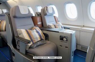 2-for-1 flights: Best credit cards to earn compani...