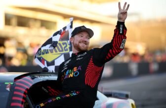 Tyler Reddick beats Van Gisbergen to earn historic...