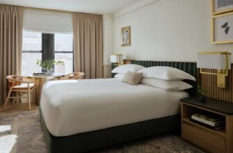 A townhouse-inspired Kimpton just opened on New Yo...