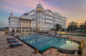 You can stay in this stunning palace in India usin...