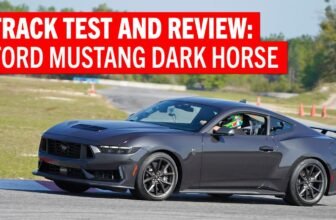 Ford Mustang Dark Horse: How does it gallop on tra...