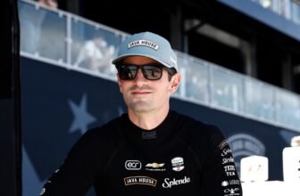 Alexander Rossi furious after IndyCar leaves him s...