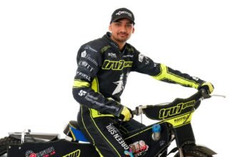 Ipswich pull plug on Kennett move as Hellstrom-Ban...